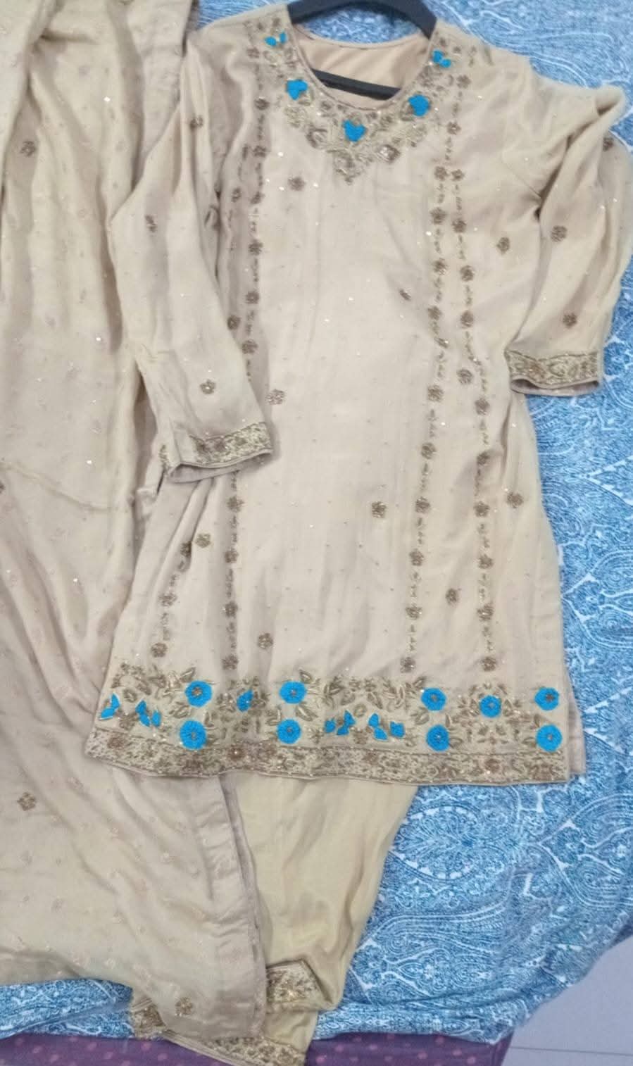 Beige & Turquoise Floral Embroidered Salwar Kameez