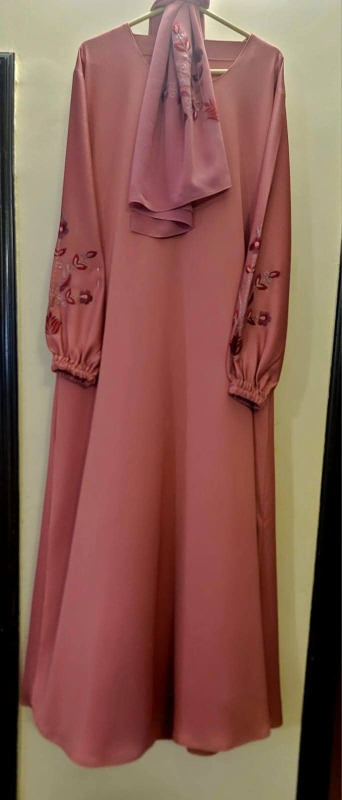 Light coloured abayas