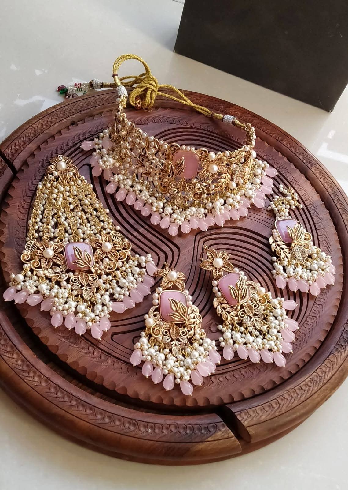 Bridal Kundan & Pearl Choker Jewellery Set with Side Passa, Maang Tikka & Earrings