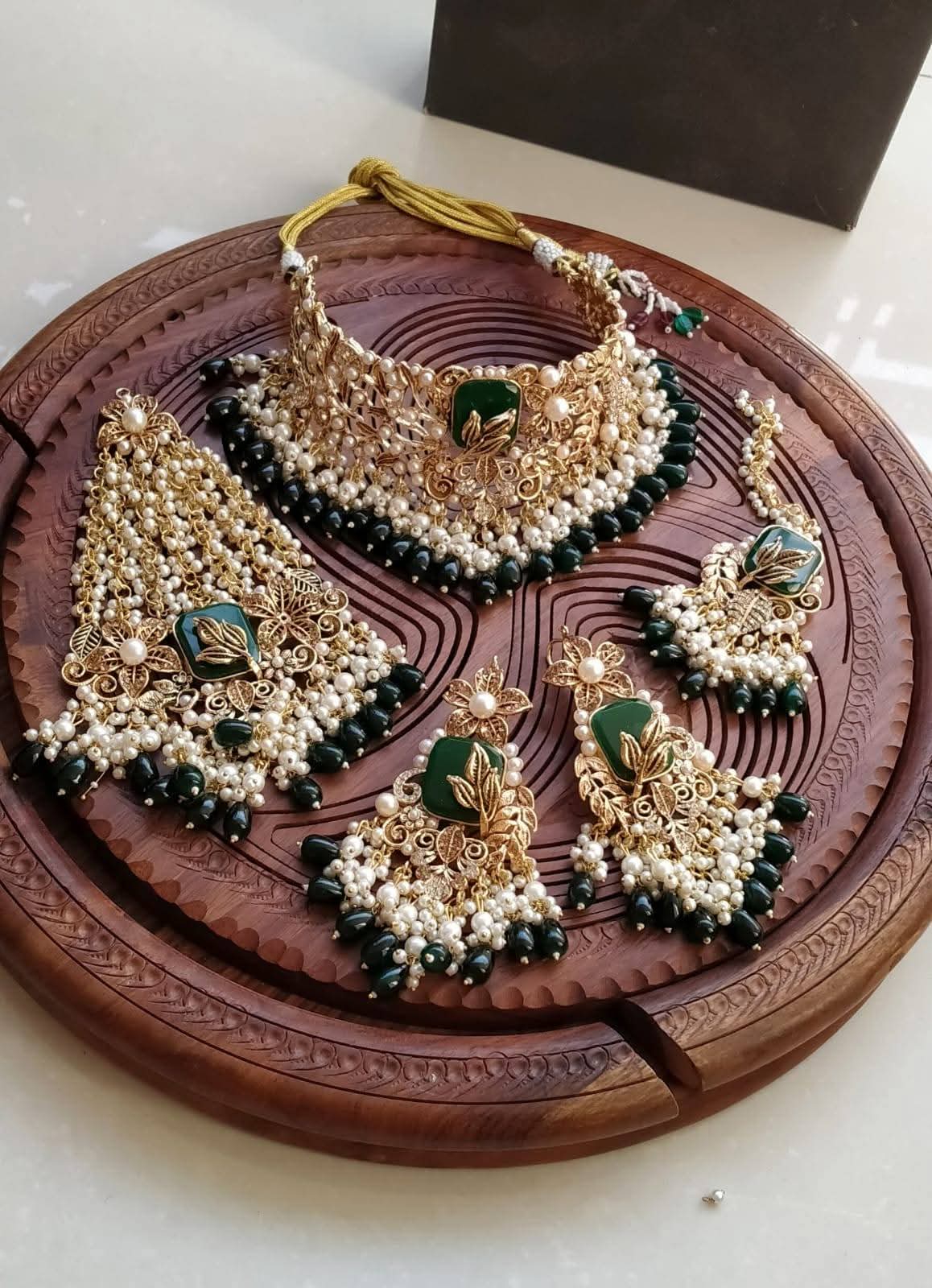 Bridal Kundan & Pearl Choker Jewellery Set with Side Passa, Maang Tikka & Earrings
