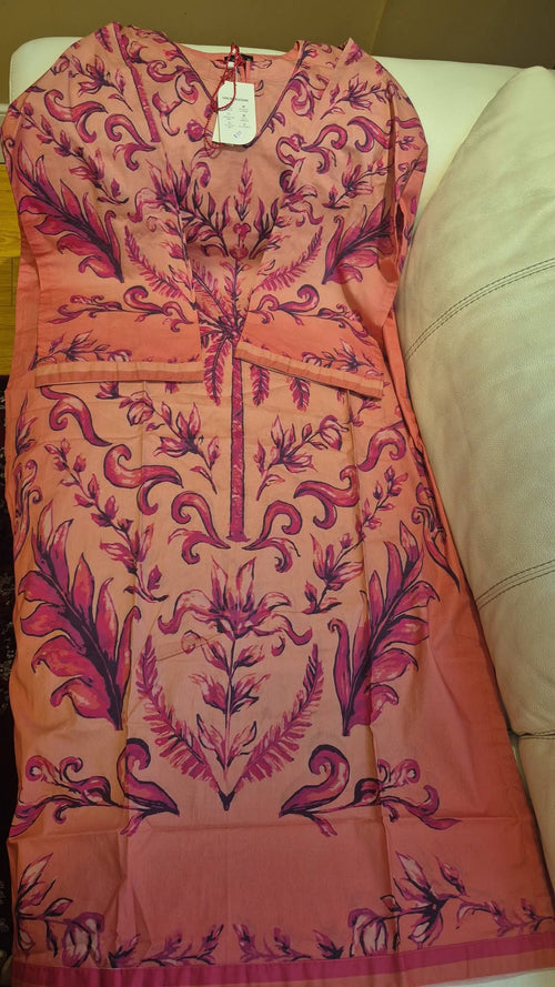 Bright Pink Tassel-Keyhole Embroidered Tunic Set