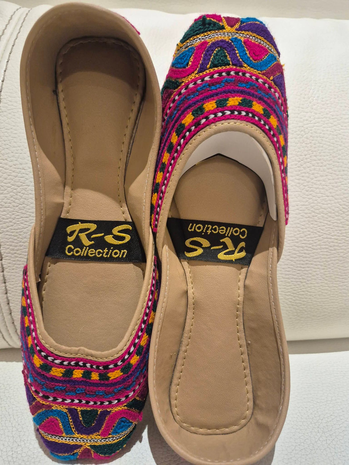 Multi-Color Threadwork Punjabi Khussa