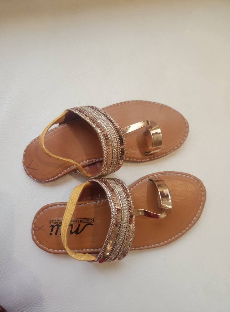 Kids Gold Sequin & Metallic Toe-Ring Sandal